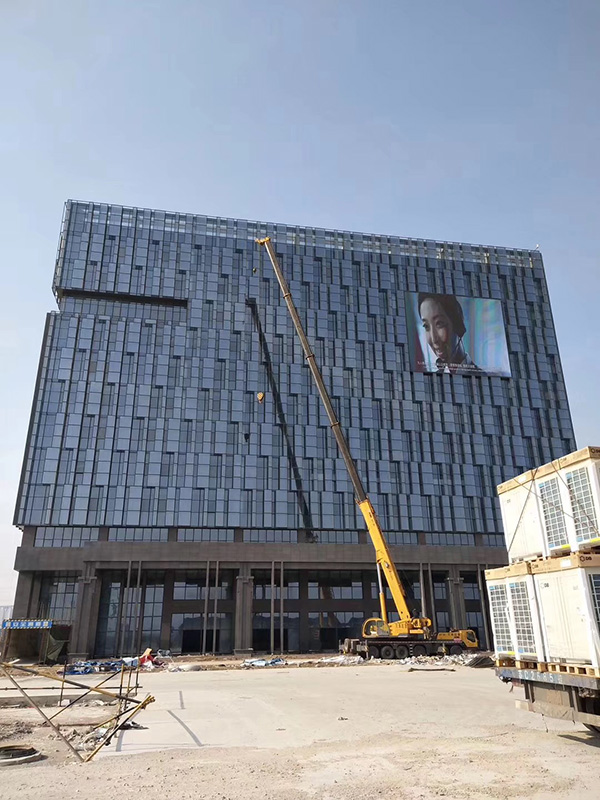 工程案列- 必康产业园大数据中心LED屏幕安装