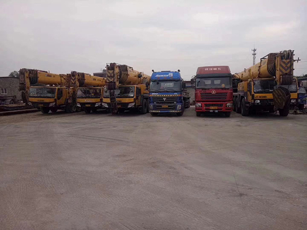 停车场备战车辆